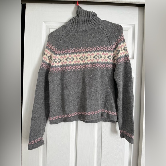Gray Patterned Turtleneck Sweater - Picture 3 of 12